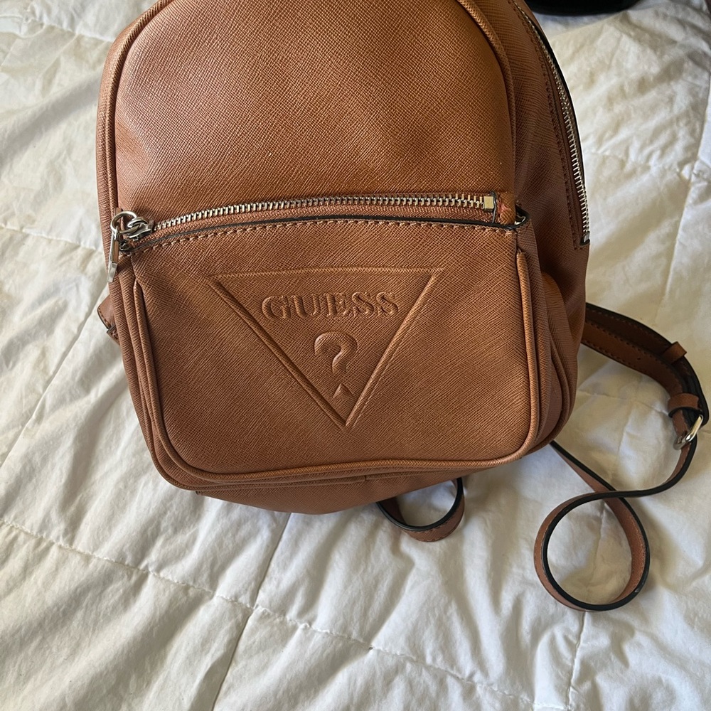 Guess mini backpack - Picture 2 of 3